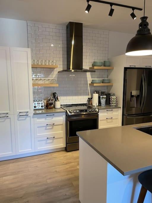 ברומונט 871 Shefford Suite 207 3Chambres מראה חיצוני תמונה